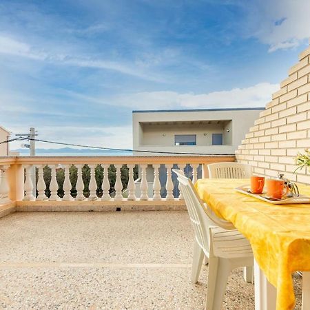 Family Friendly Seaside Apartments Kozino, Zadar - 5749 Petrcane Εξωτερικό φωτογραφία