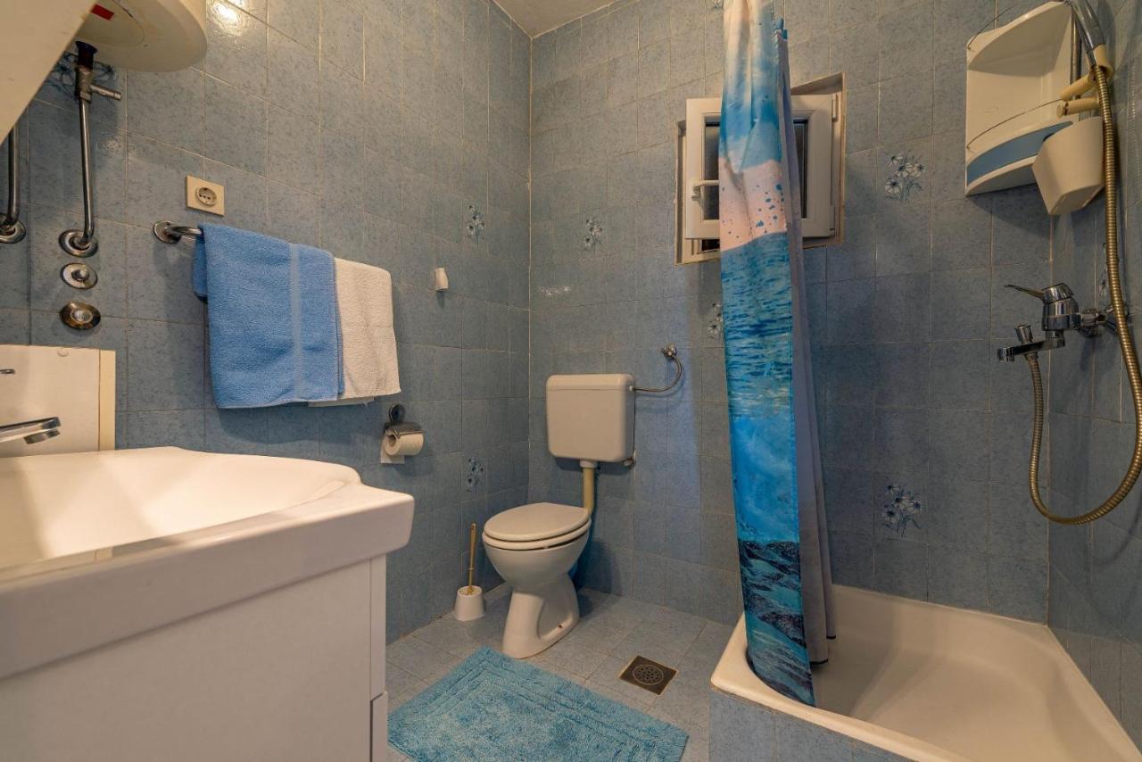 Family Friendly Seaside Apartments Kozino, Zadar - 5749 Petrcane Εξωτερικό φωτογραφία