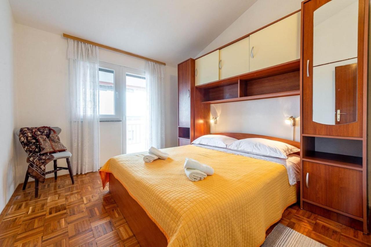 Family Friendly Seaside Apartments Kozino, Zadar - 5749 Petrcane Εξωτερικό φωτογραφία