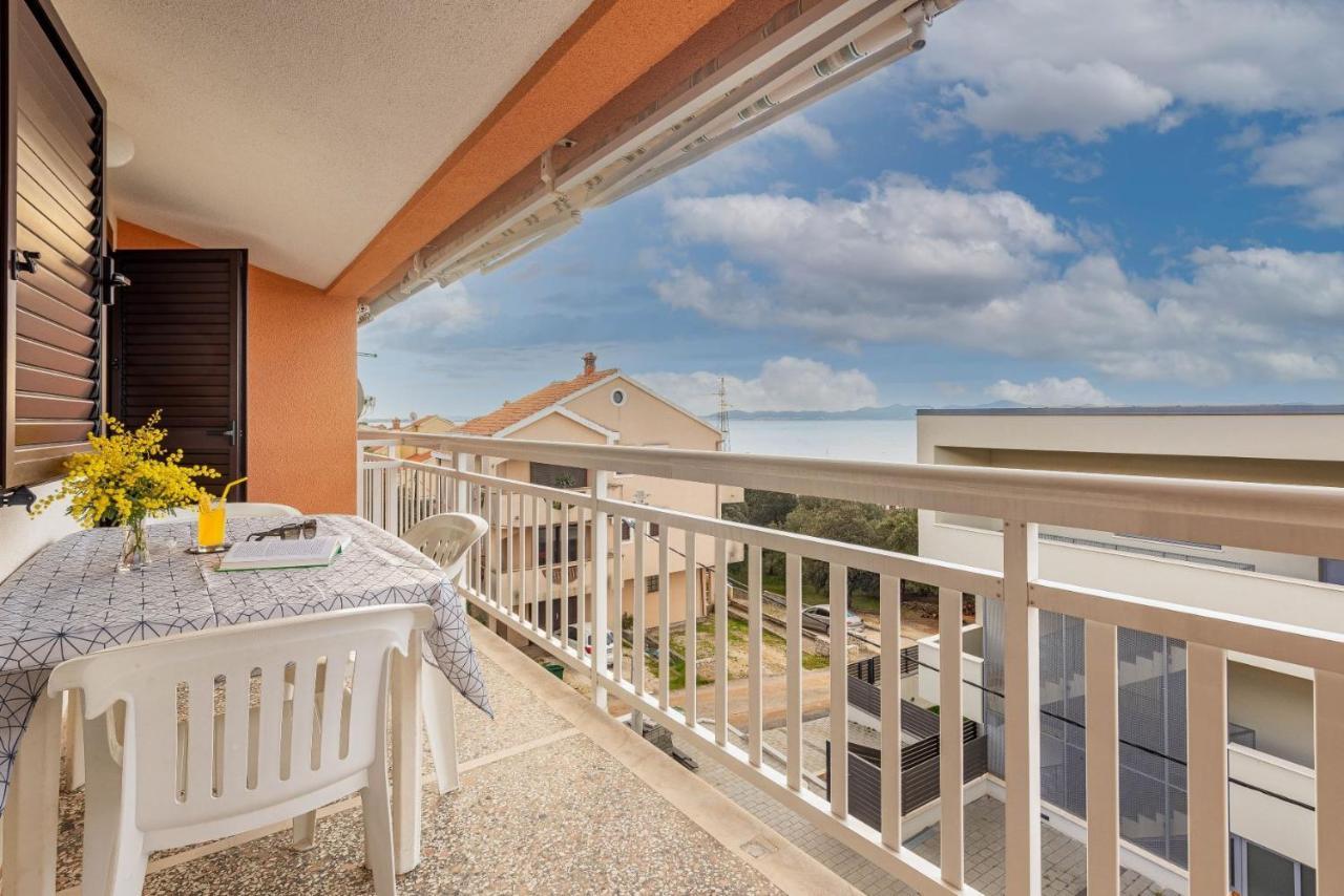 Family Friendly Seaside Apartments Kozino, Zadar - 5749 Petrcane Εξωτερικό φωτογραφία